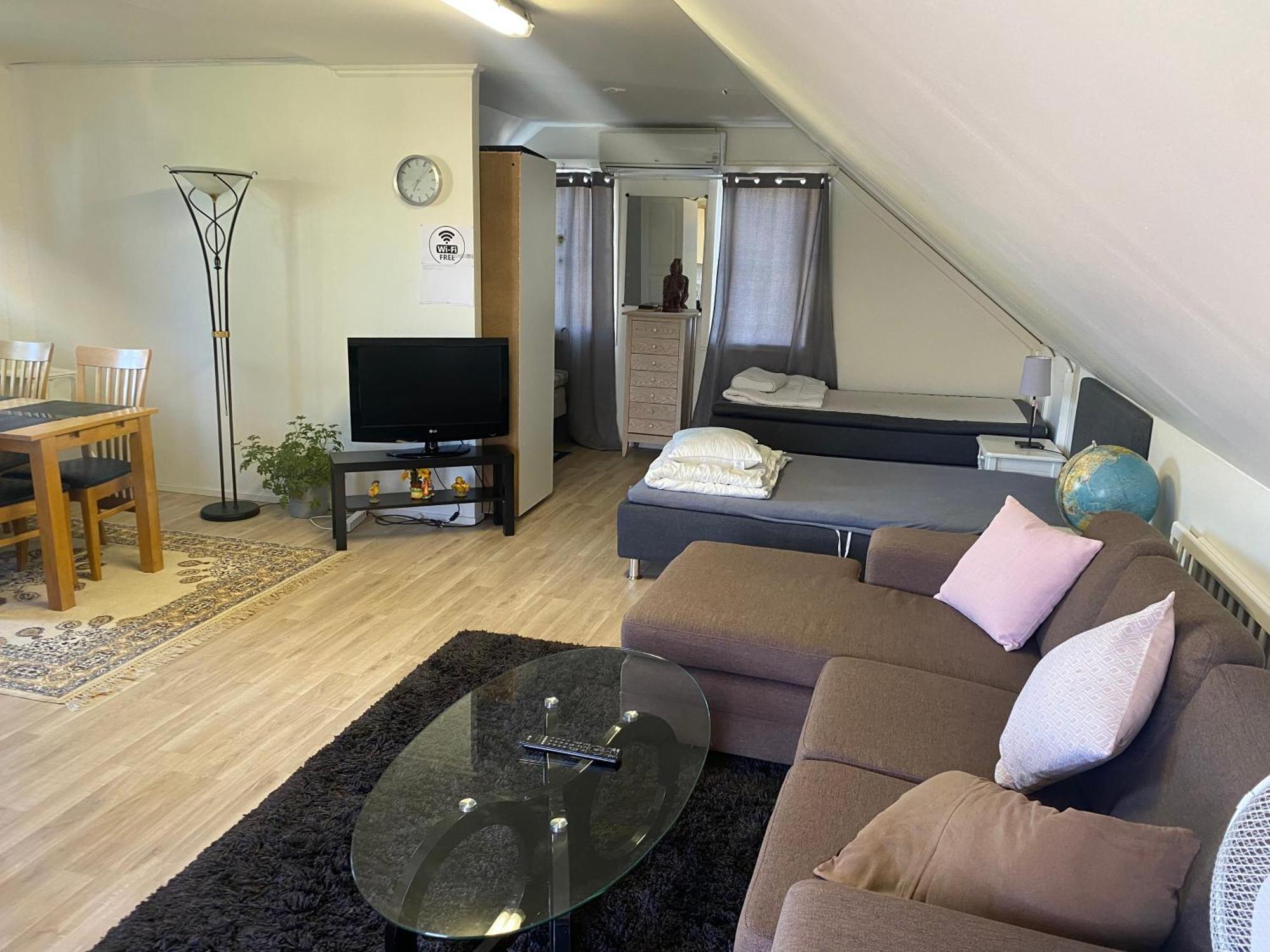 Gaest Laegenheten Med Egen Terrass Falkenberg Room photo